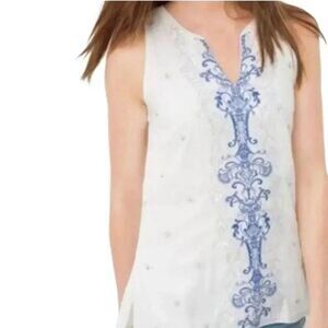 White House Black Market White and Blue Embroidered Blouse